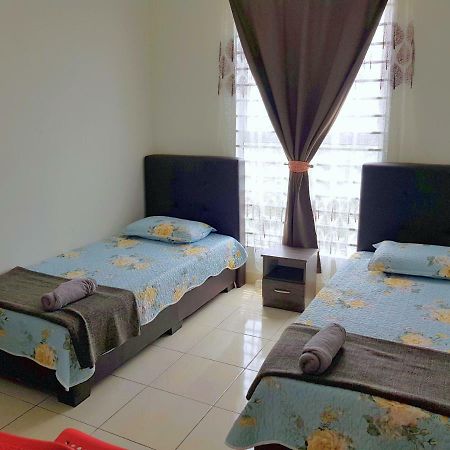 Hz Homestay @Ascotte Boulevard เซเมนยีห์ ภายนอก รูปภาพ