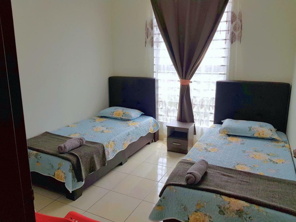 Hz Homestay @Ascotte Boulevard เซเมนยีห์ ภายนอก รูปภาพ