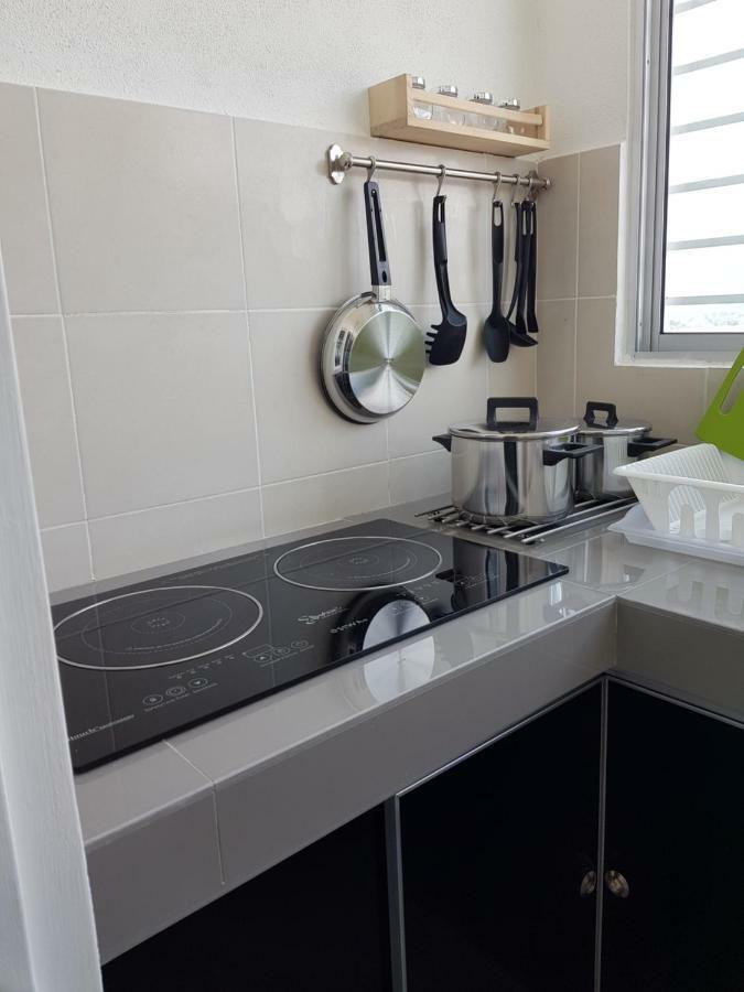 Hz Homestay @Ascotte Boulevard เซเมนยีห์ ภายนอก รูปภาพ